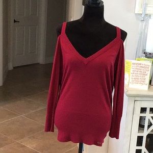 Guess cold shoulder knit top, 3/4 sleeves, v front and back, size large
